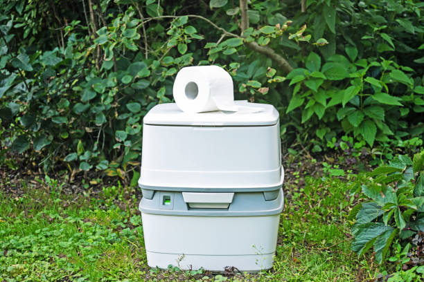 Best Porta potty delivery and setup  in Independence, IA