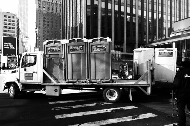 Best Luxury portable toilet rental  in Independence, IA